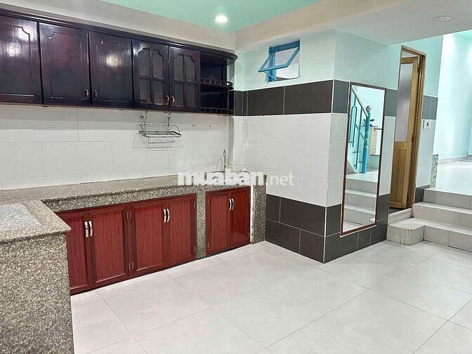 Cho thuê nhà mặt tiền đường số 15 .q7