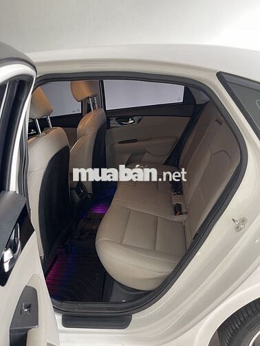 Kia Cerato 1.6 Deluxe trắng sản xuất 2020