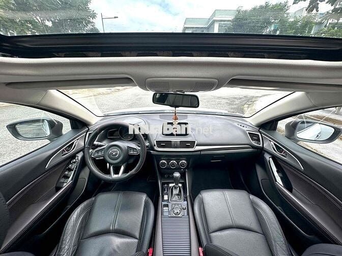 Mazda 3 2018 1.5 AT Sedan - 39000 km