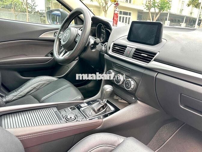 Mazda 3 2018 1.5 AT Sedan - 39000 km
