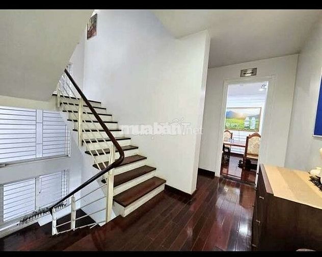 Tôi cần bán nhà biệt thự liền kề căn góc Nguyễn Cơ Thạch, 4tầng.