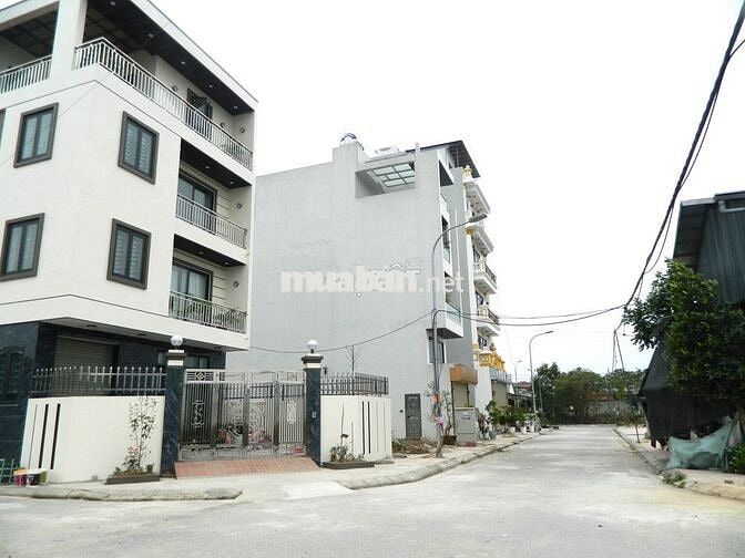 PHÂN LÔ VỈA HÈ Song Phương 6 tỷ,48m2,sẵn sổ,cạnh ĐLTHĂNG LONG,GA METRO