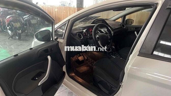 Ford Fiesta 2013 1.6 AT Hatchback - 95000 km