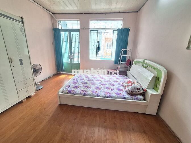 BÁN NHÀ HẺM XE HƠI THẲNG 1 TRỤC SÁT MẶT TIỀN P.5 CMT8 GIÁ 5.99T TL