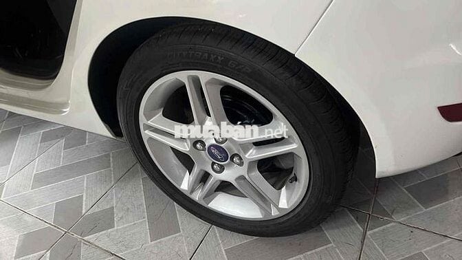 Ford Fiesta 2013 1.6 AT Hatchback - 95000 km