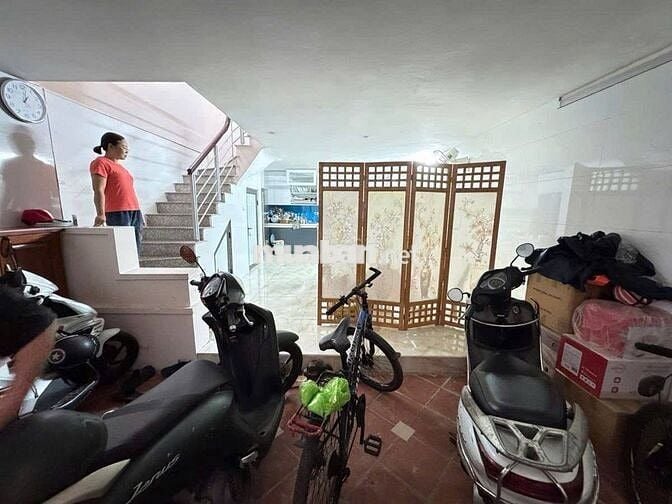 BÁN NHÀ CẦU GIẤY – Ô TÔ VF3 VÀO NHÀ – KINH DOANH ĐỈNH CAO