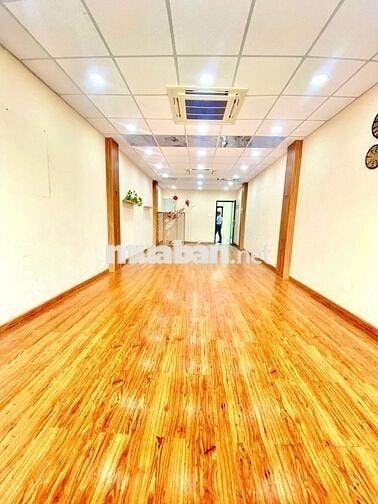TÒA NHÀ ỐP KÍNH - 267B Phan Xích Long, Phường 7, PN - DTSD 484m2