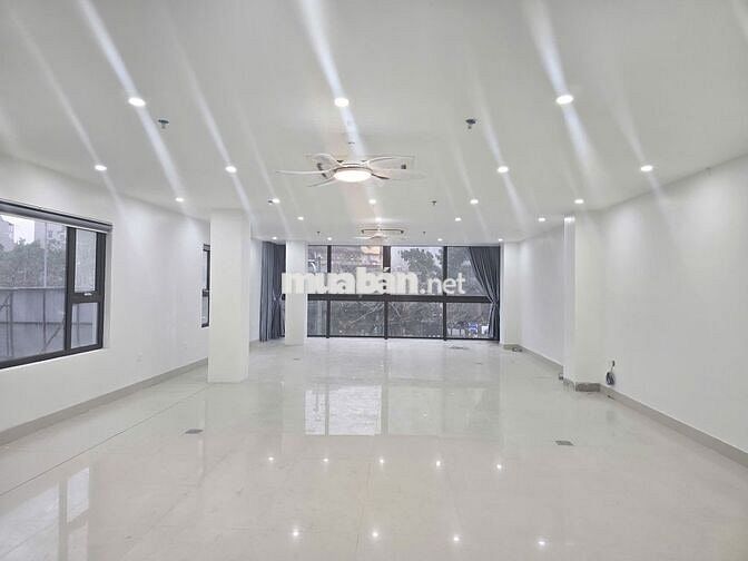 CHO THUÊ TÒA NHÀ LÔ GÓC 3 MẶT THOÁNG – 8 TẦNG - TRUNG TÂM PHỐ VỌNG