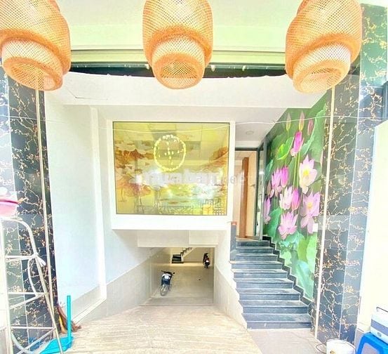 TÒA NHÀ ỐP KÍNH - 267B Phan Xích Long, Phường 7, PN - DTSD 484m2