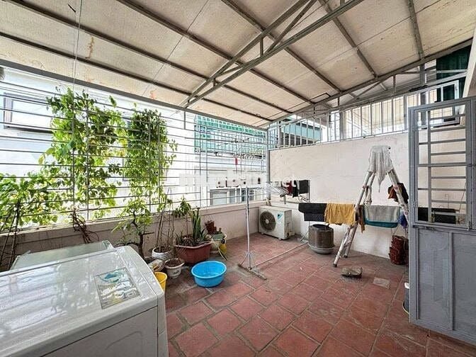BÁN NHÀ CẦU GIẤY – Ô TÔ VF3 VÀO NHÀ – KINH DOANH ĐỈNH CAO
