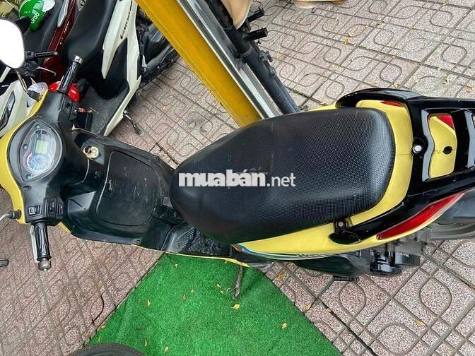 Bán xe tay ga đi tốt chạy mạnh. cà vẹt đầy đủ