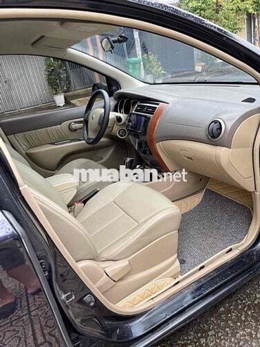 Nissan Grand livina Số tự Động 7 Chổ siu đẹp