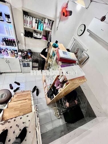 VÕ THỊ SÁU - MẶT TIỀN HẺM - CĂN GÓC -