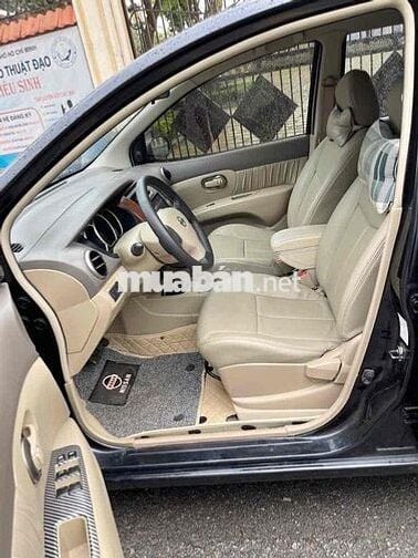 Nissan Grand livina Số tự Động 7 Chổ siu đẹp