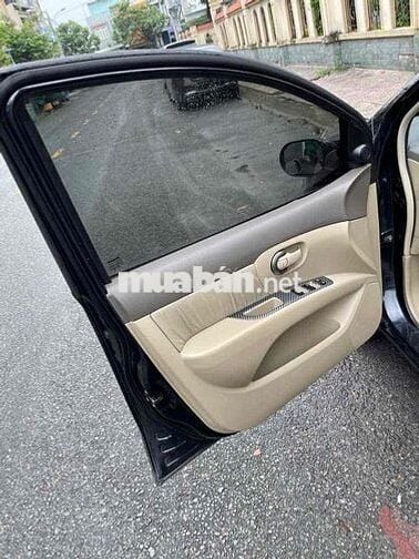 Nissan Grand livina Số tự Động 7 Chổ siu đẹp