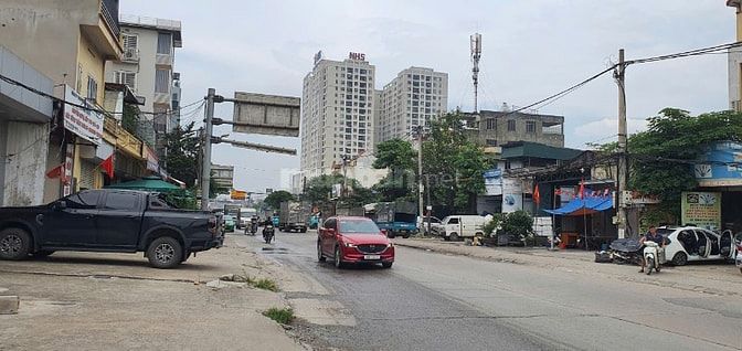 Bán nhà mặt phố Tam Trinh, DT 135m2, MT 7 m, vỉa hè cực rộng!