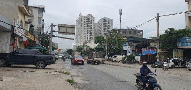 Bán nhà mặt phố Tam Trinh, DT 135m2, MT 7 m, vỉa hè cực rộng!