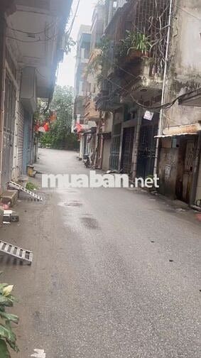 Tập Thể Tầng 1 - Kinh Doanh - 70m2 - Đại Mỗ - 70tr/1m2 - Chỉ 4.95 Tỷ Tập Thể Tầng 1 - Kinh Doanh - 70m2 - Đại Mỗ - 70tr/1m2 - Chỉ 4.95 Tỷ