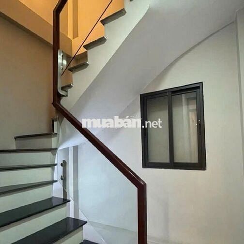 Hơn 8 tỷ có ngay phân lô Phùng Chí Kiên, 30m2, 5T-ô tô, full nội thất