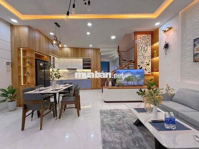 Nhà 3 tầng 3 mê hiện đại cần bán