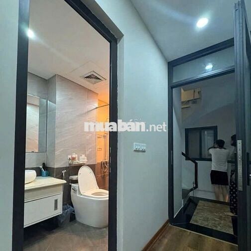 Hơn 8 tỷ có ngay phân lô Phùng Chí Kiên, 30m2, 5T-ô tô, full nội thất