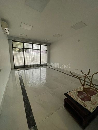 Cho thuê shophouse 5 tầng diện tích 500m2 có thang máy giá 35tr OCP1 