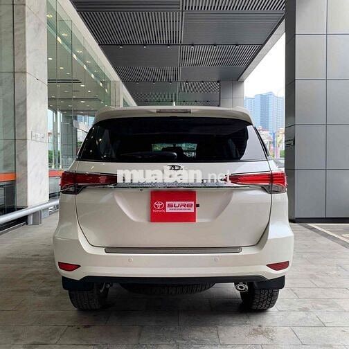 Toyota Fortuner Legender 2020 4x2 AT -- 2 vạn 6km