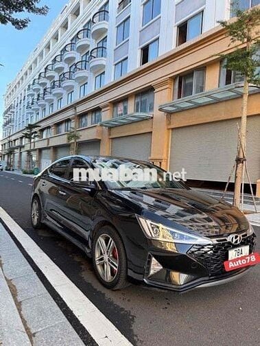 Hyundai Elantra 2019 1.6AT Sport - 50000 km