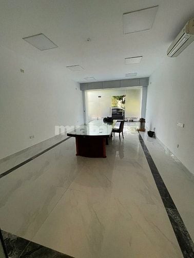 Cho thuê shophouse 5 tầng diện tích 500m2 có thang máy giá 35tr OCP1 