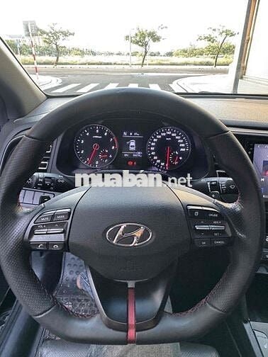 Hyundai Elantra 2019 1.6AT Sport - 50000 km