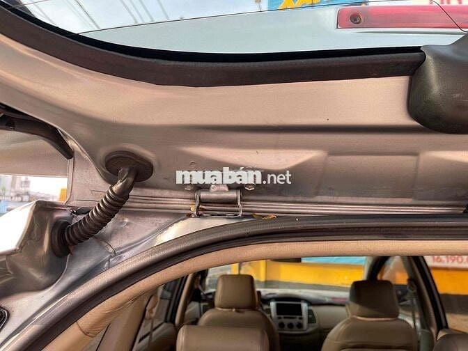 Toyota Innova 2012 2.0G - 112500 km số tự động