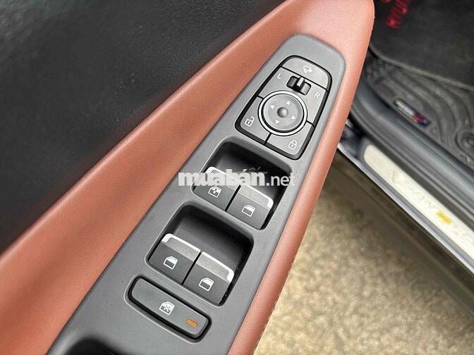 Hyundai Santa Fe 2023 Tiêu chuẩn 2.2L - 19000 km