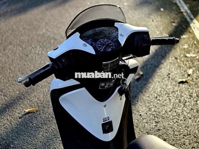 Em muốn bán chiếc Honda Sh 125 đời 2015 up Sh Ý