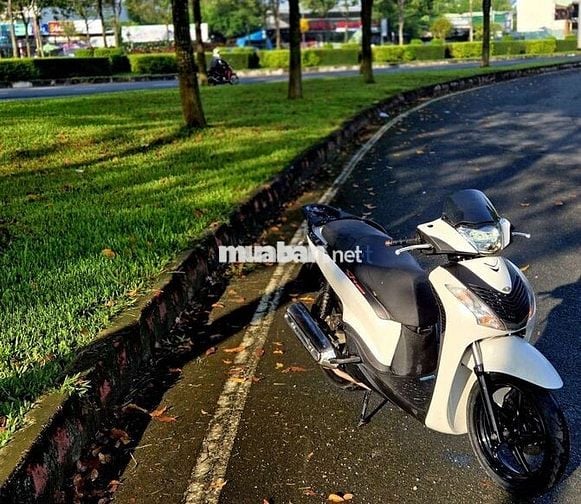 Em muốn bán chiếc Honda Sh 125 đời 2015 up Sh Ý