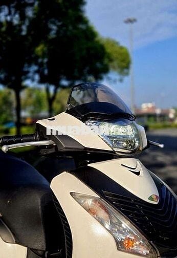 Em muốn bán chiếc Honda Sh 125 đời 2015 up Sh Ý