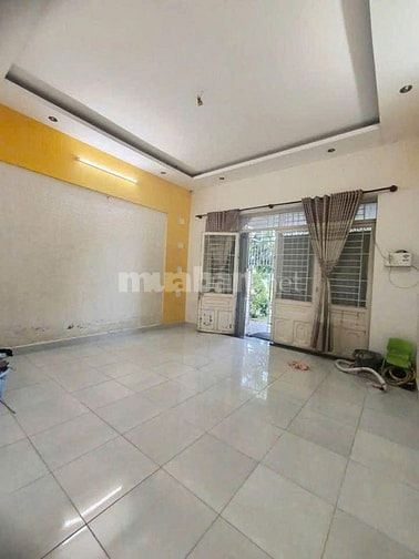 CẦN BÁN GẤP NHÀ CẤP 4 RỘNG RÃI Ở GẦN BV ĐA KHOA KHU VỰC CỦ CHI 750TR