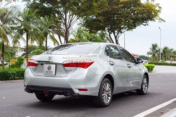 Toyota Corolla Altis 2015 1.8G AT - 90000 km