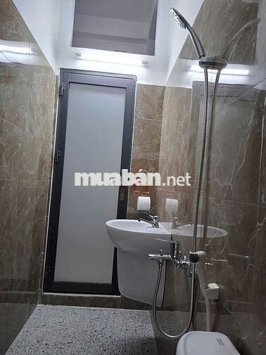 Nhà hẻm xe hơi Lê đức thọ, 3 tầng ( 4x10m) , 3PN 3Wc giá 11 triệu/th