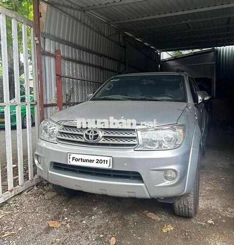 Bán Fortuner Máy Dầu Số Sàn 2011 Cực Đẹp. Giá Tốt