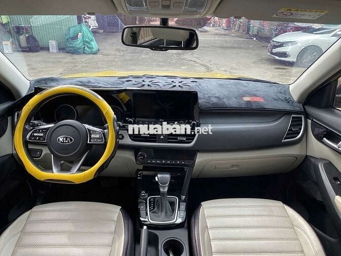 Kia Seltos 2020 Premium 1.4 Turbo,màu vàng,4v km