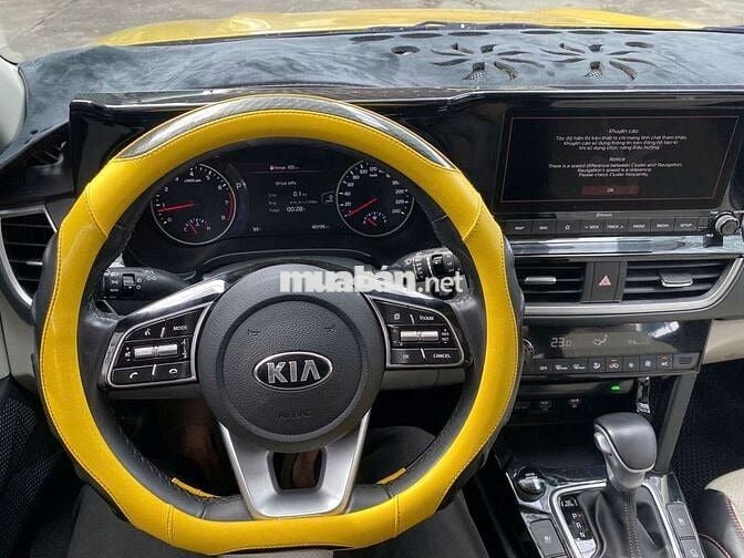 Kia Seltos 2020 Premium 1.4 Turbo,màu vàng,4v km