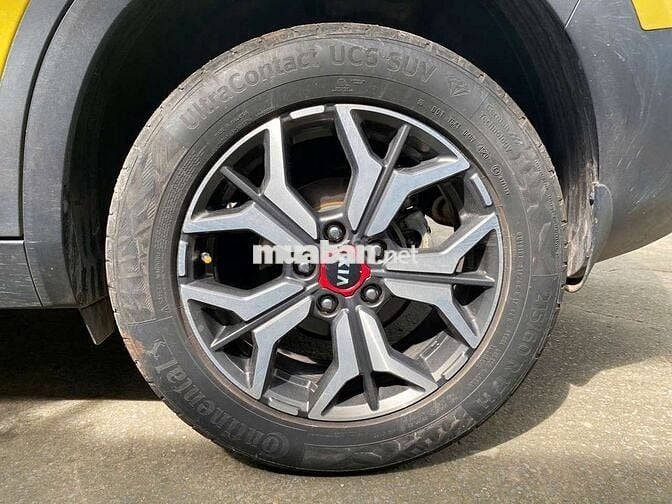 Kia Seltos 2020 Premium 1.4 Turbo,màu vàng,4v km
