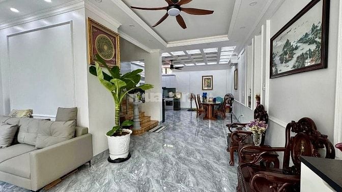 Giảm 2 tỷ Giá bán đất tặng BT Sân vườn 3 tầng 130m2 mt 6.5m - 1x tỷ