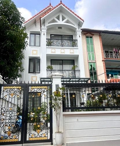 Giảm 2 tỷ Giá bán đất tặng BT Sân vườn 3 tầng 130m2 mt 6.5m - 1x tỷ