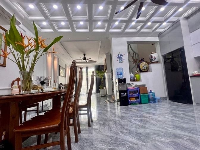 Giảm 2 tỷ Giá bán đất tặng BT Sân vườn 3 tầng 130m2 mt 6.5m - 1x tỷ