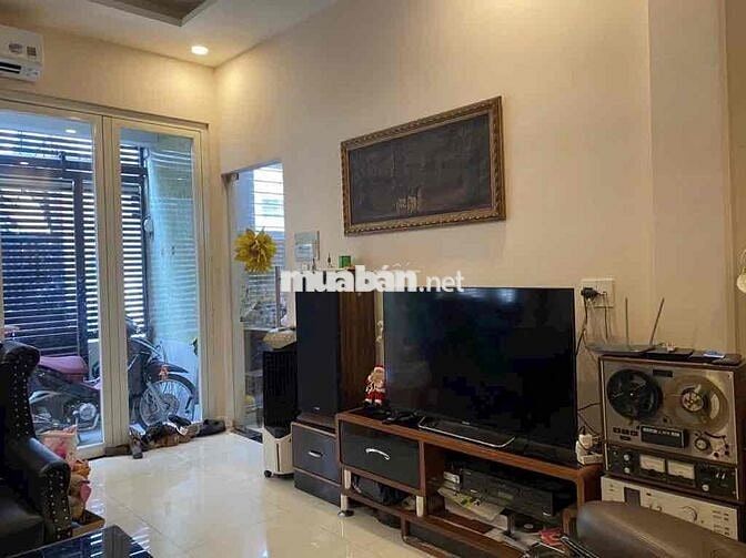 Bán nhà Q7- chợ Tân Thuận-50m2-5 tỷ 2- cầu tân thuận 1-3PN