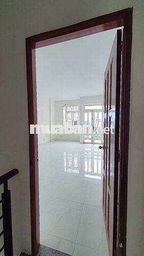 NHỈNH 7 TỶ, 92m2  TÂN PHÚ , 2 TẦNG SÁT MT