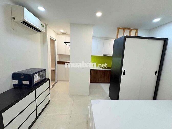 Khai Trương căn hộ ban công full nội thất đường Cống Quỳnh Quận 1