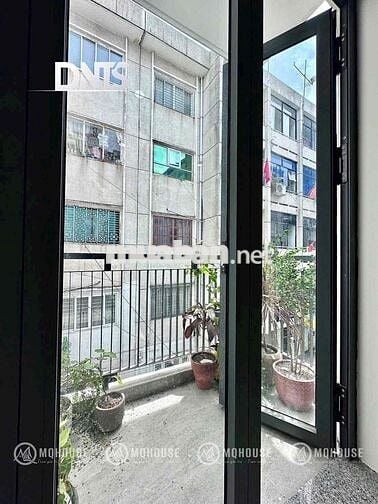 Khai Trương căn hộ ban công full nội thất đường Cống Quỳnh Quận 1