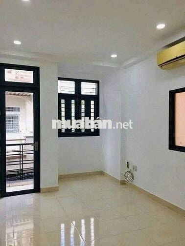 CHO THUÊ NHÀ HẺM 2 XE MÁY, 1 XET, NGUYÊNX TRI PHUONG Q.10